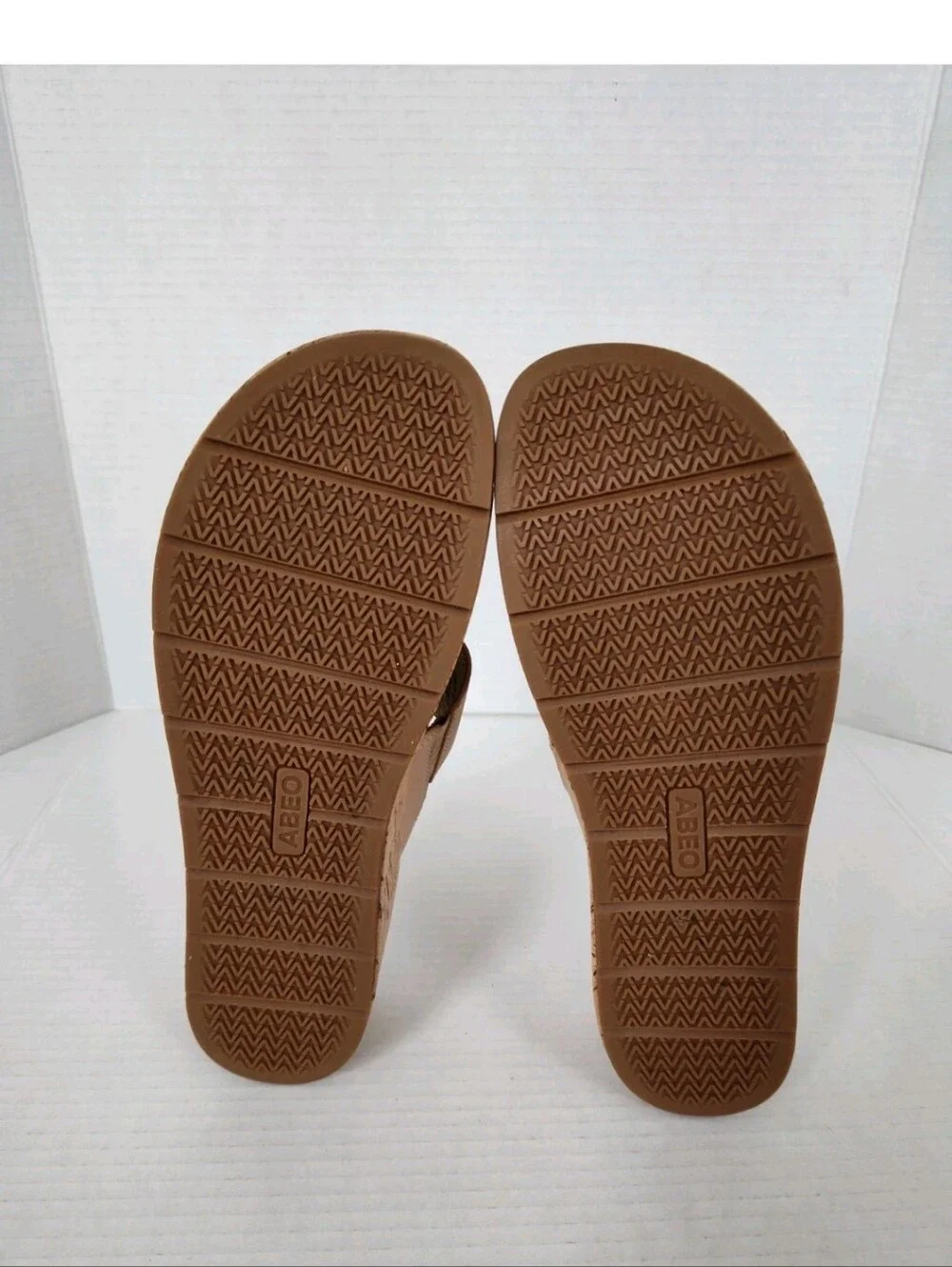 Abeo Dylan Solstice Criss Cross Leather Slide Sandals Beige Size 9.5 Cork Wedge